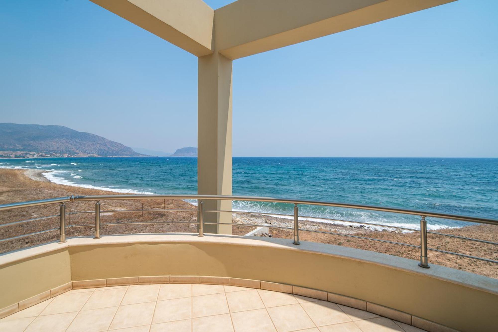 Spacious Beachfront Maisonettes With Stunning Views & A Private Beach Monemvasia Room photo